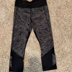 Lululemon Pace Rival Crop Full-On Luxtreme 23” in Banana Leaf
